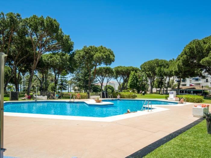 Apartamento De 2 Dormitorios En Playas Del Duque 마르베야 외부 사진